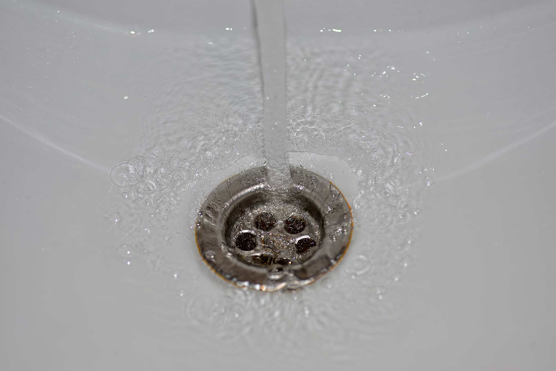 A2B Drains provides services to unblock blocked sinks and drains for properties in Bracknell.